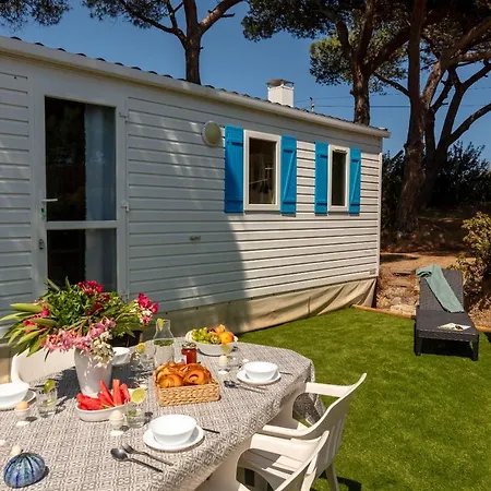 Holiday home Le Photinia, Mobil-home Climatise Avec Vue Situe Au Coeur Du Domaine Hyeres